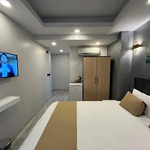 rezervați aici